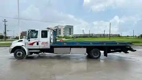 Local TX Specialty Car Towing